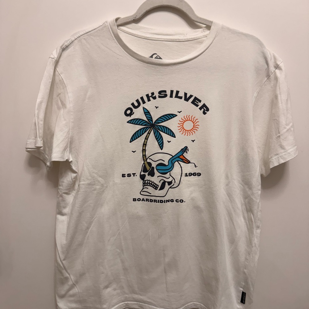 Quiksilver White Skull Graphic Tee